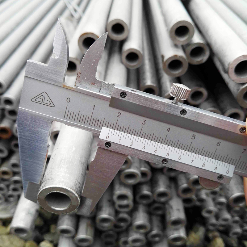 非標(biāo)不銹鋼無(wú)縫管：供應(yīng)商、特點(diǎn)及應(yīng)用